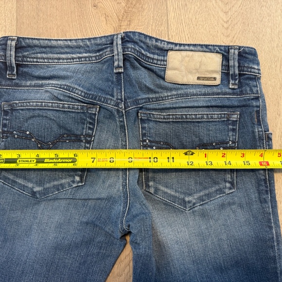 Diesel Newz Jeans (Size 27) - Picture 3 of 15